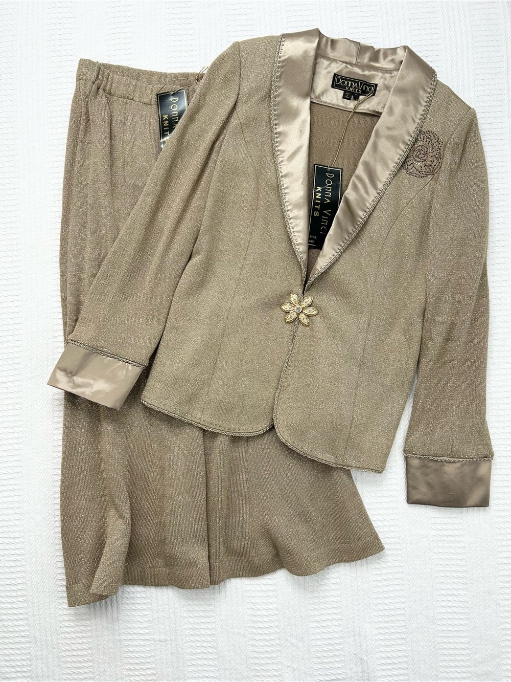 Donna Vinci Knits Vintage Skirt Suit 2-Piece Set Gold Size 8